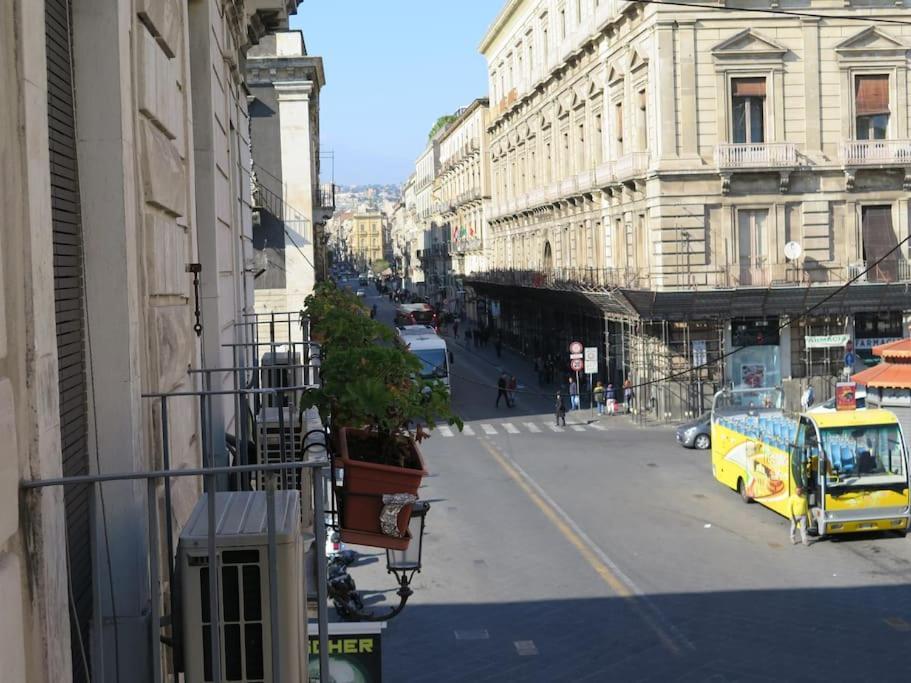 Stesicoro-Duomo Elegante Appartamento In Centro 카타니아 외부 사진